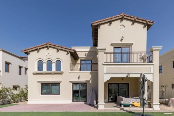 Discover this luxury 4-bedroom villa for sale in Arabian Ranches II, Dubai.